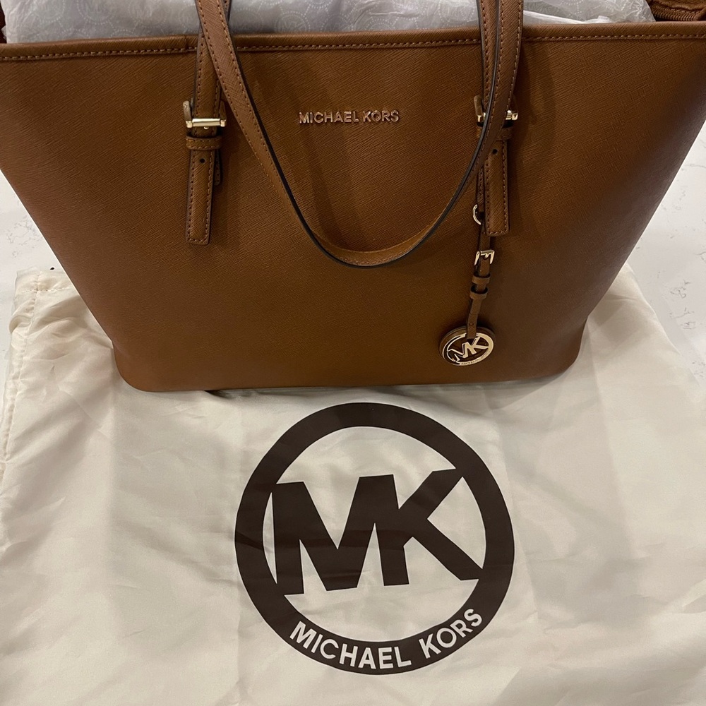 Michael Kors Jet Set Travel Tote like new!